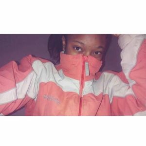 Meet your Posher, Leona